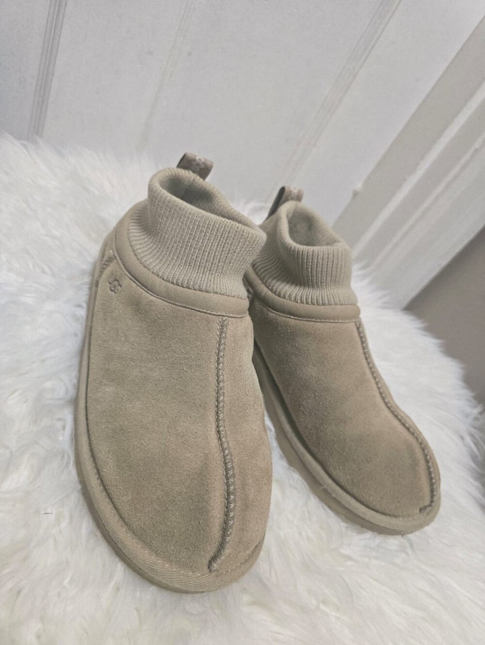 UGG CLASSIC ULTRA STRETCH CUFF Chocolate color Size 5